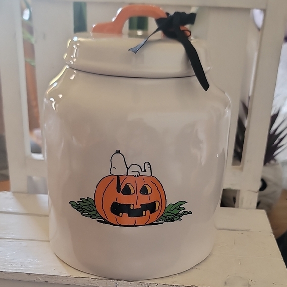Rae Dunn X Snoopy The Great Pumpkin Canister - Picture 2 of 4